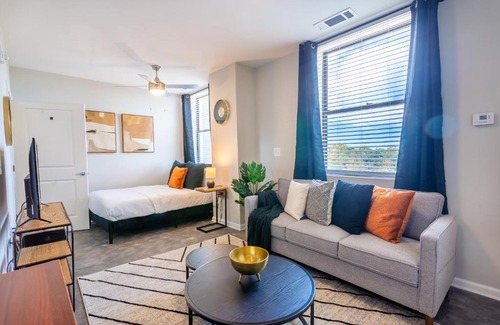 Central Business District Apartamento | Studio Apartment in the heart of Downtown Mobile!!