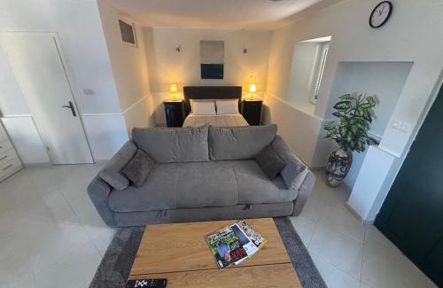 Krapanj Apartamento | Studio Apartment Krapanj