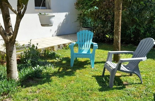 Gujan-Mestras Apartamento | Studio Apartment 'Le Du Bassin D'Archachon' with Private Terrace, Private Garden and Wi-Fi
