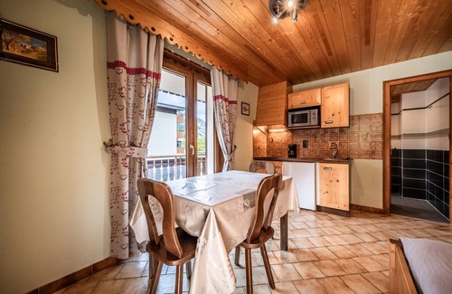Chatel Apartamento | Apartamento estudio 'La Flèchette - 2 Pers' con vistas a la montaña, balcón y Wi-Fi