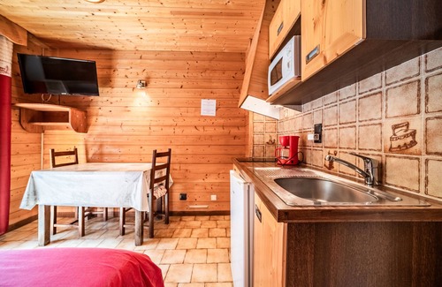 Chatel Apartamento | Apartamento estudio 'Le Cabri - 2 Pers' con vistas a la montaña, balcón y Wi-Fi