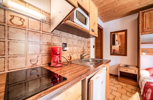 Chatel Apartamento | Apartamento estudio 'Le Cabri - 2 Pers' con vistas a la montaña, balcón y Wi-Fi