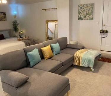 Elko Casa | Studio Apartment on The Hill in Elko