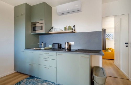 Le Tignet Apartamento | Apartamento estudio 'Soleil Et Palmiers' con piscina compartida, Wi-Fi y aire acondicionado