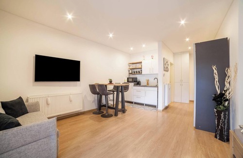Merano Apartamento | Studio Apartment 'Sweet Moon' with Mountain View, Private Terrace and Wi-Fi