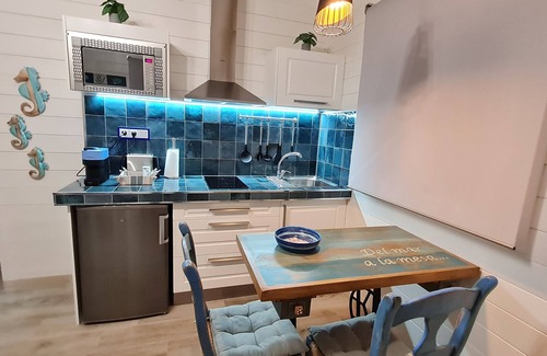 Hoya de los Patos Apartamento | Apartamento estudio 'Tabarca' con piscina compartida, Wi-Fi y aire acondicionado.