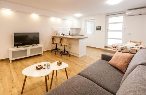 Muntic Apartamento | Studio & Apartment 'The Roots Apartments' near Pula, Istria, Croatia