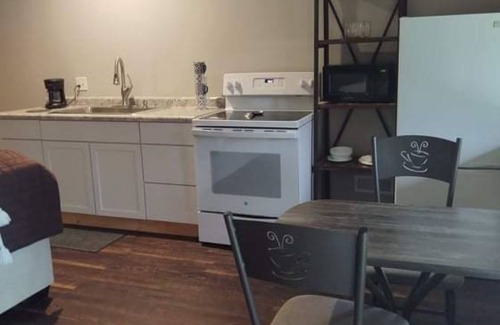 Williamsburg Casa | Studio Apartment with patio. Casino, Flint Fields Equestrian , State Trails.