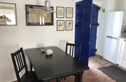 Fonte do Bispo Apartamento | Studio apartment with two patios and pool