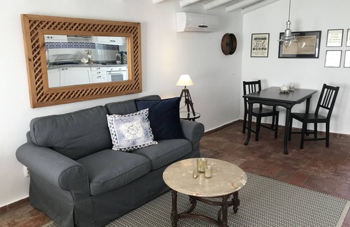 Fonte do Bispo Apartamento | Studio apartment with two patios and pool