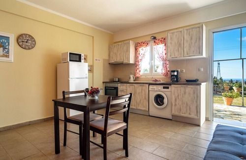 Faraklata Apartamento | Apartamento estudio "Zoi studio" con vistas al mar, jardín compartido y Wi-Fi