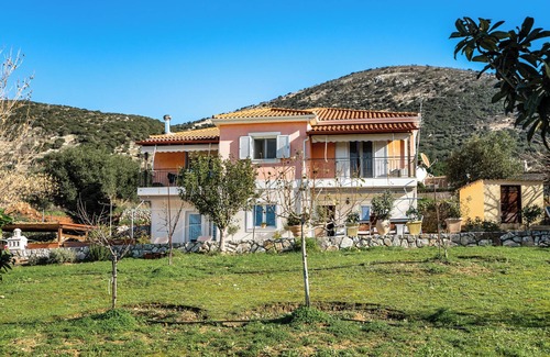 Faraklata Apartamento | Apartamento estudio "Zoi studio" con vistas al mar, jardín compartido y Wi-Fi