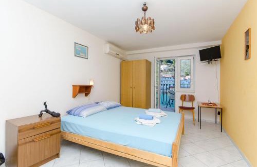 Stomorska Apartamento | Studio Apartments Klara and Rio