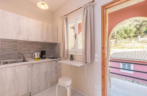 Parelia Apartamento | Studio Apartments With Swimming Pool and sea View - Pelekas Beach