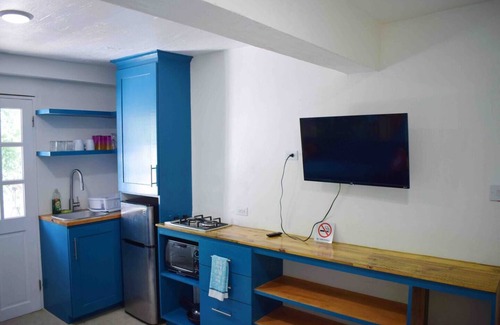Maxwell Apartamento | Studio APT 3A, Oceanview + Pool, Near Beach | @ Paradise Point Barbados