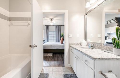 Inman Park Apartamento | Studio APT King Bed, Walk to Beltline Inman Park, Pets Welcome