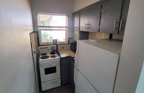 Crescent Lake Apartamento | Studio Apt Near Down Town!