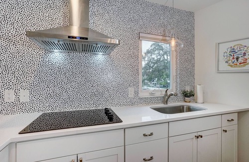 Downtown Dunedin Apartamento | Studio Apt w/ Private Balcony Overlooking Downtown Main St