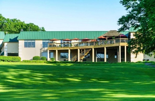Cheat Lake Apartamento | Studio at Lakeview Golf Resort w Fitness Center