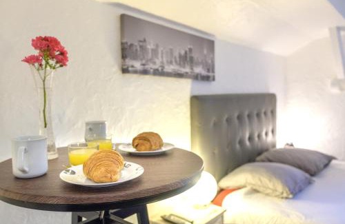 Pallud Apartamento | Studio atypique et cosy, classé Gîte de France, CLIMATISATION, lit Queen Size, lave-vaisselle, Netflix, wifi, 400m centre, parking, 15min gare, boîte à clés, Gîtes La Tarine