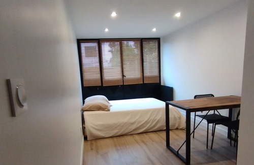 Neuilly-Plaisance Apartamento | Studio au Calme Donnant sur Jardin