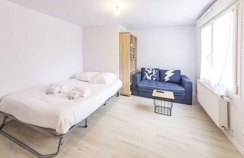 Laval Apartamento | Studio au RDC d'un pavillon - Le Bourny