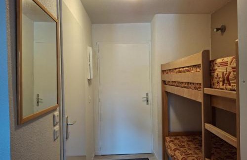 Brides-les-Bains Apartamento | Studio avec Balcon Exposé Est, Parking et WIFI Inclus - Brides-les-Bains - FR-1-512-186