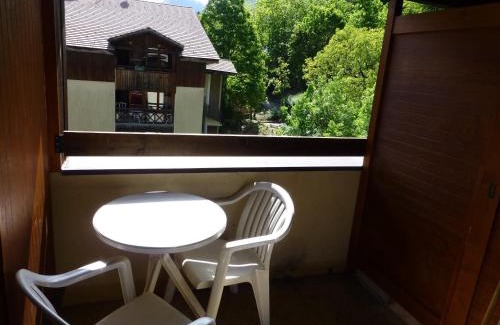 Brides-les-Bains Apartamento | Studio avec Balcon Exposé Est, Parking et WIFI Inclus - Brides-les-Bains - FR-1-512-186