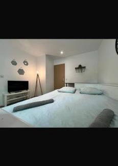 Charleville-Mezieres Apartamento | Studio avec terrasse