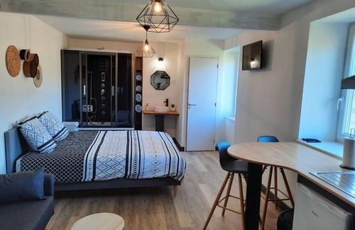 Uzerche Apartamento | Studio avec vue sur la vezere