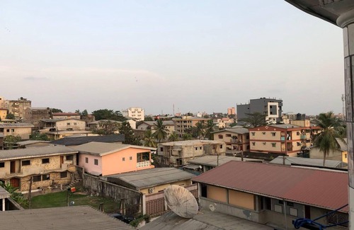 Douala Apartamento | Studio B4,b-ssadi Santa Lucia,wifi, Canal, Gardien