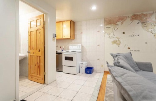 Shaughnessy Village Apartamento | Studio Basement in Downtown