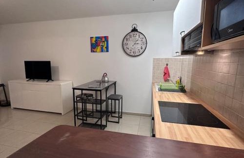 Saint-Denis Apartamento | Studio Bellepierre