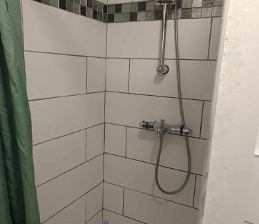 Le Creusot Apartamento | Studio blanctout équipé wifi