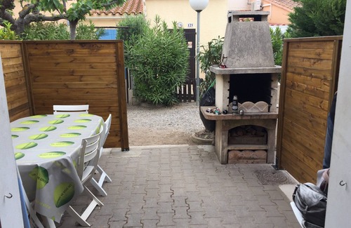 Les Cabanes de Fleury Apartamento | Studio by the sea