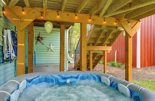 Holland Apartamento | Cozy Holland Studio w/ Deck Near Lake Michigan!