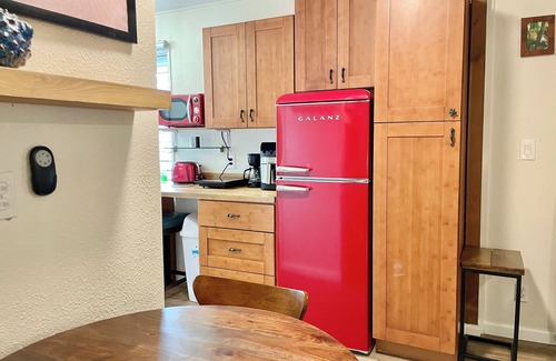 Ewa Beach Cabaña | Studio by the ocean. Oceanfront property with WiFi, AC, parking, great location.