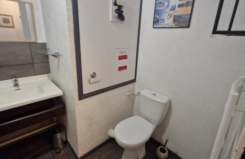 Besse-et-Saint-Anastaise Apartamento | Studio cabine au cœur de la station, WiFi gratuit - FR-1-814-132