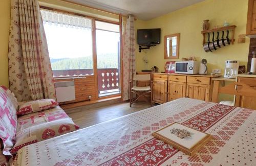 Notre-Dame-de-Bellecombe Apartamento | Studio cabine cosy à 1450m avec vue et balcon, proche téléski - FR-1-505-19