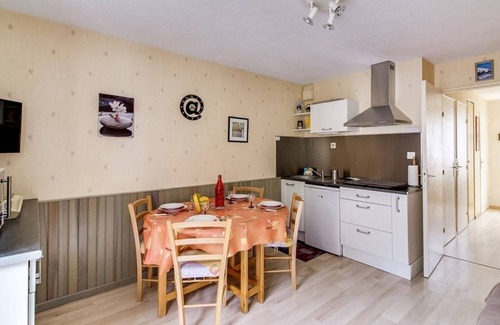 Esquieze-Sere Apartamento | Estudio cabina en Esquièze-Sère para 6 con balcón, vista a la montaña y aparcamiento
