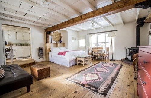 San Cristobal Casa | Studio Cabin Suite on Organic Farm Stay near Taos, New Mexico