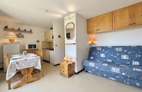 Praz-sur-Arly Apartamento | Studio cabine à 700m de Praz-Sur-Arly, navettes gratuites, parking, wifi et ménage inclus - FR-1-603-4