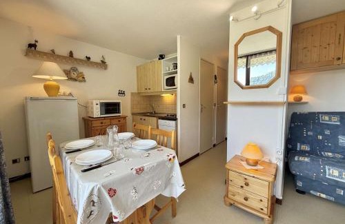 Praz-sur-Arly Apartamento | Studio cabine à 700m de Praz-Sur-Arly, navettes gratuites, parking, wifi et ménage inclus - FR-1-603-4