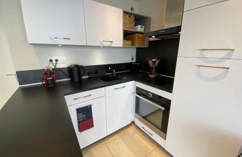 Arcachon Apartamento | Studio Cabine à Arcachon avec Parking, WiFi et Accès Direct Plage - FR-1-374-219