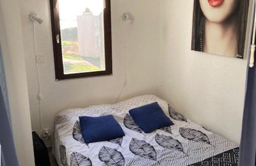 Le Barcares Apartamento | Studio Cabine à Le Barcarès, 4 couchages, terrasse, parking, piscine et activités sportives - FR-1-195-23