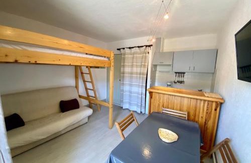 Les Angles Apartamento | Studio cabine 21m², 5 pers, balcon, animaux admis, parking, proche commerces - FR-1-758-28