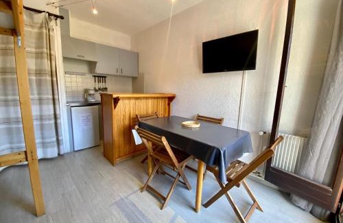 Les Angles Apartamento | Studio cabine 21m², 5 pers, balcon, animaux admis, parking, proche commerces - FR-1-758-28