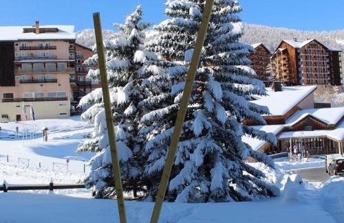 Risoul Apartamento | Studio cabine - 4 couchages, à l'entrée de Risoul 1850, proche commerces et navette gratuite - FR-1-330-176