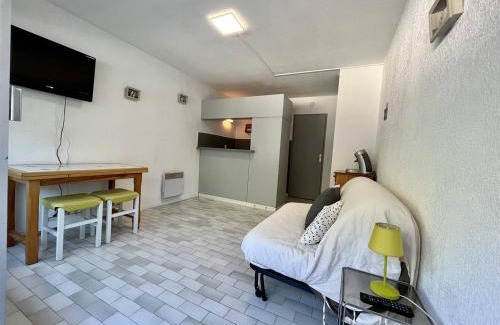 Le Grau-Du-Roi Apartamento | STUDIO CABINE 4 PERSONNES AVEC TERRASSE ET PLACE DE PARKING PRIVATIVE