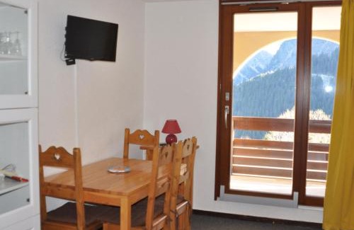 Le Pleynet Apartamento | Studio cabine 4 pers, balcon, pied des pistes, ascenseur - FR-1-557A-1